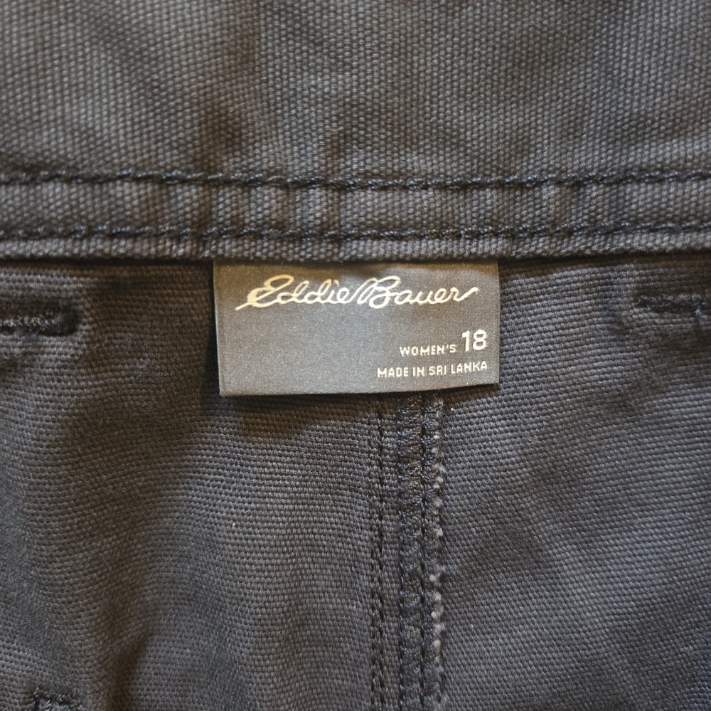NWT Eddie Bauer Women's Centerline Curvy Utility Cargo Pants in Carbon, Sz 18 - Picture 4 of 10